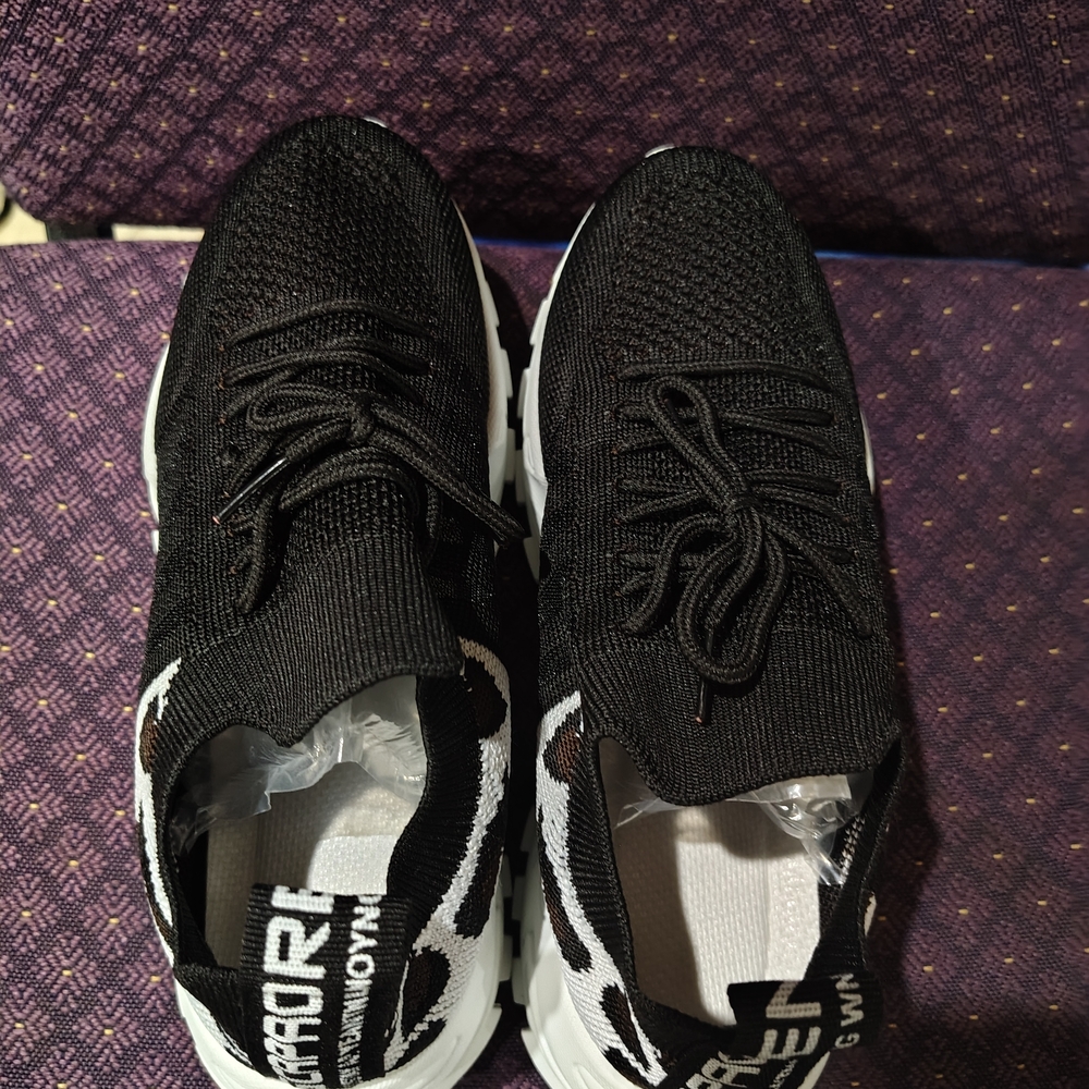 Chic Black and White Women's Sneakers